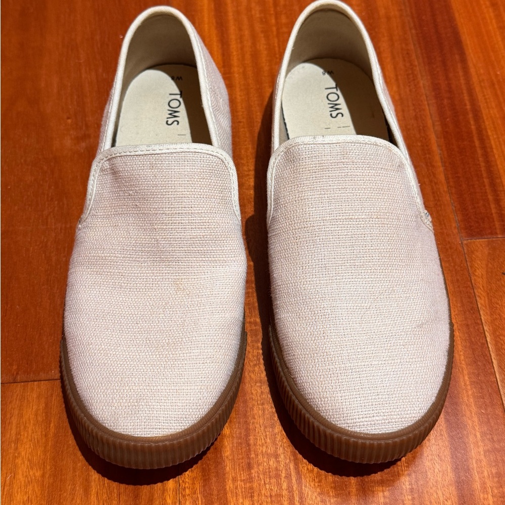 Toms slip on sneakers size 8 gently worn
